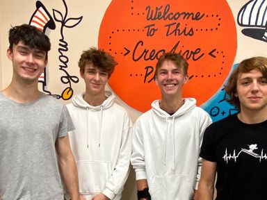 Čtyři stážisti a jeden alarm aneb letní stáž v UX Fans